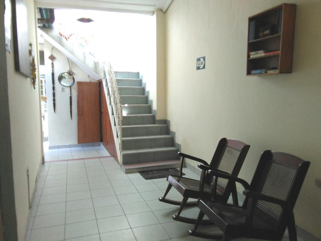 Hostal El Colibri Iquitos Exterior photo