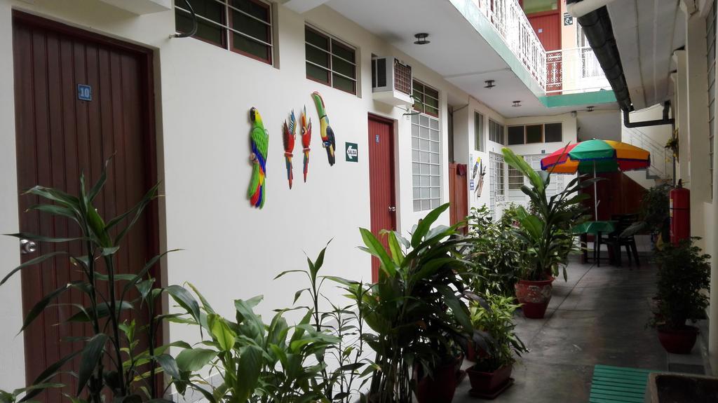 Hostal El Colibri Iquitos Exterior photo