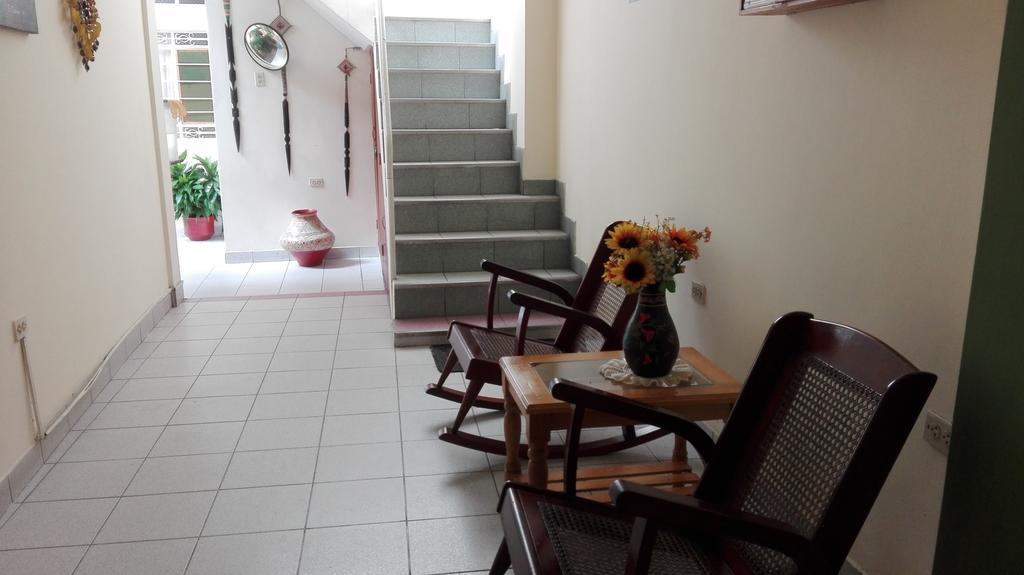 Hostal El Colibri Iquitos Exterior photo