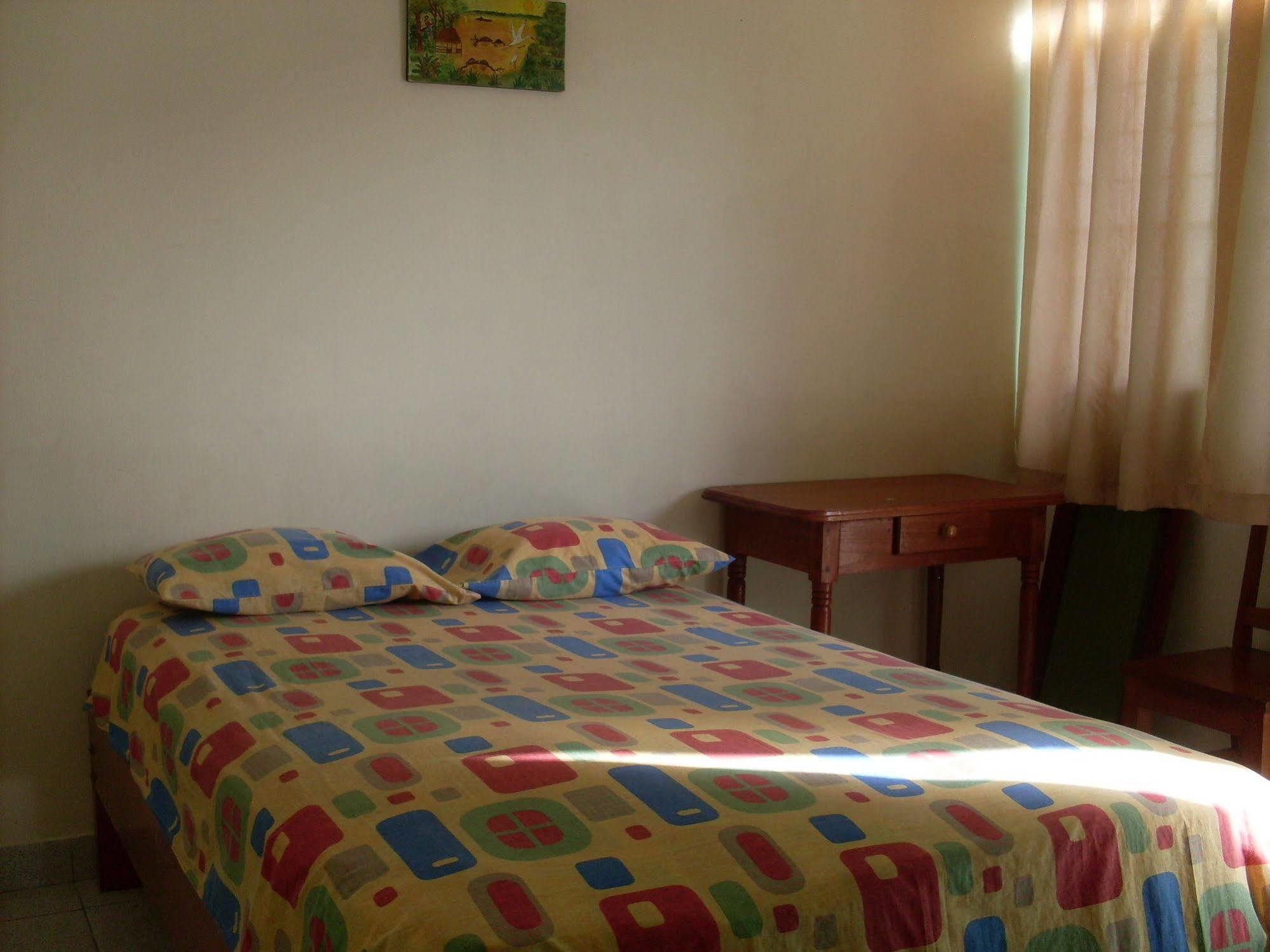 Hostal El Colibri Iquitos Exterior photo