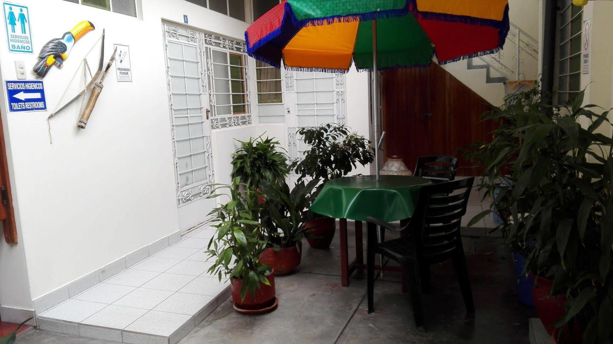 Hostal El Colibri Iquitos Exterior photo