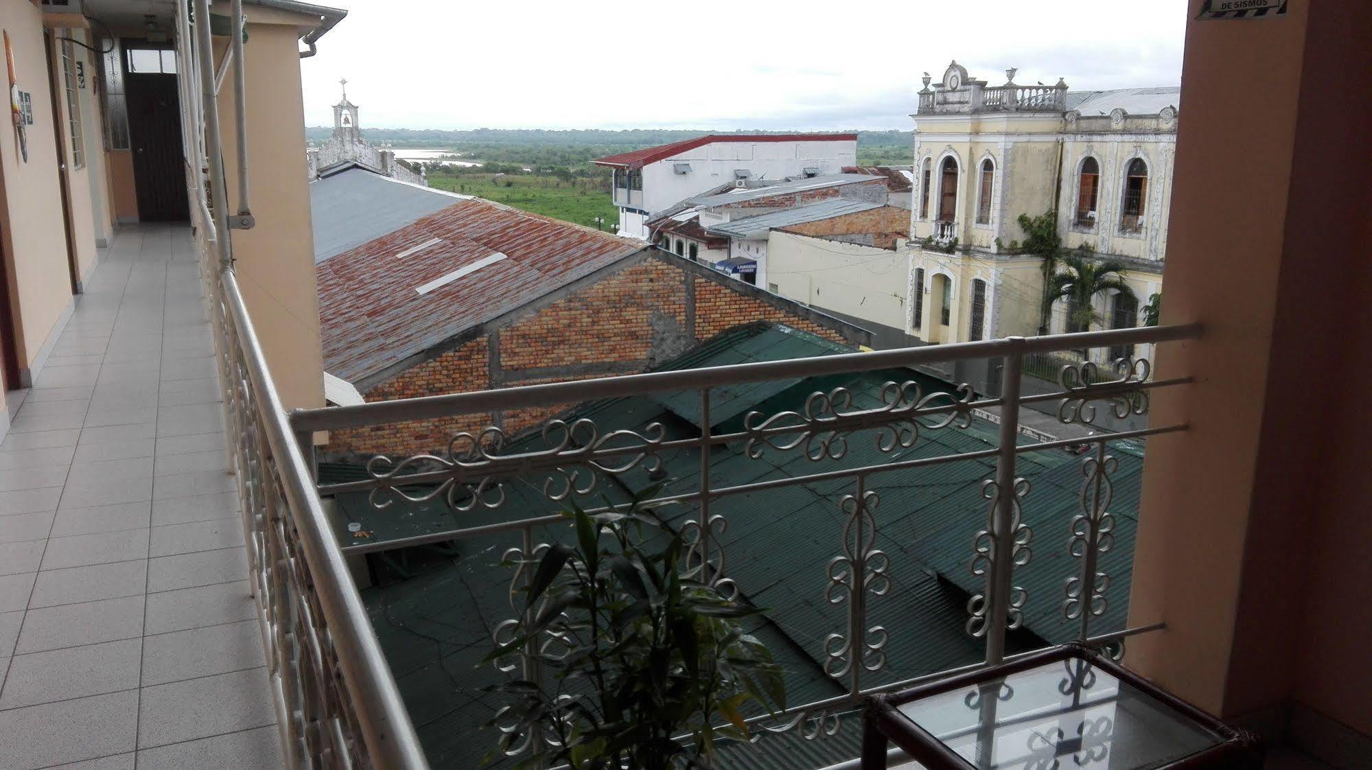 Hostal El Colibri Iquitos Exterior photo