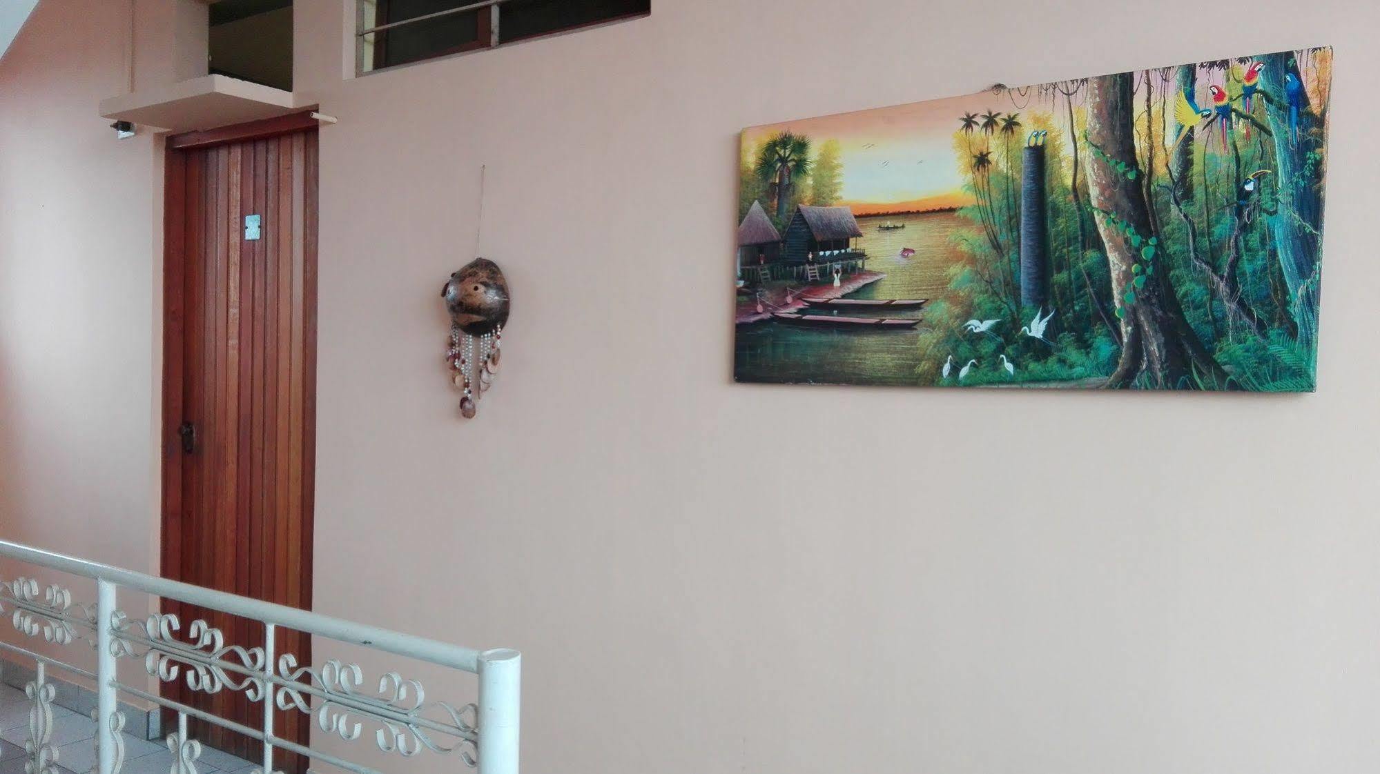 Hostal El Colibri Iquitos Exterior photo